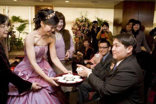 欧美朋友订婚晚宴视频,浪漫时刻的温馨回顾